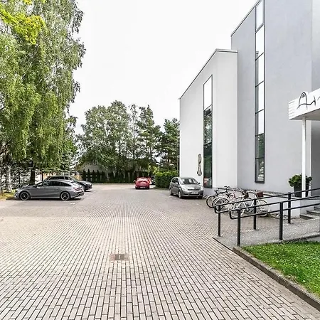 Apartament Aisa Near The Parnawa