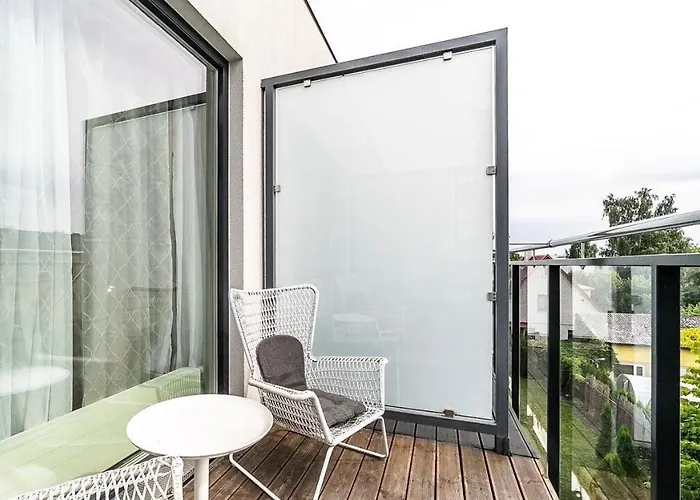 Aisa Near The Apartment *